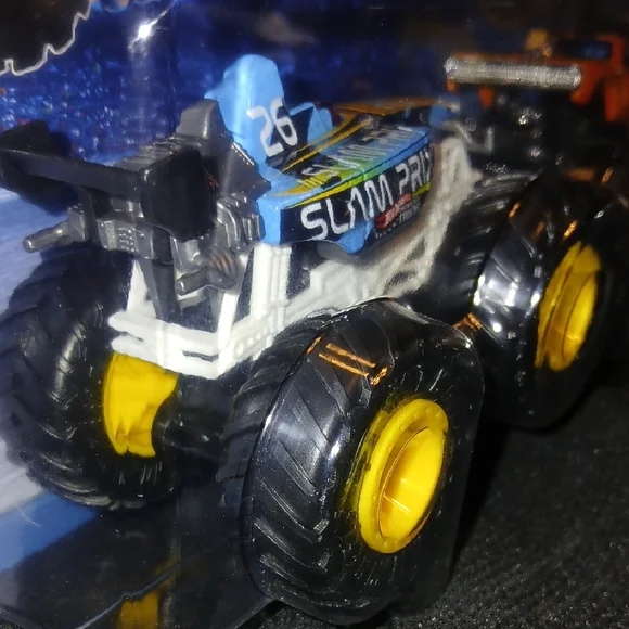 Slam PRIX ...DODGE CHARGER Hot Wheels Monster Trucks - Picture 5 of 9